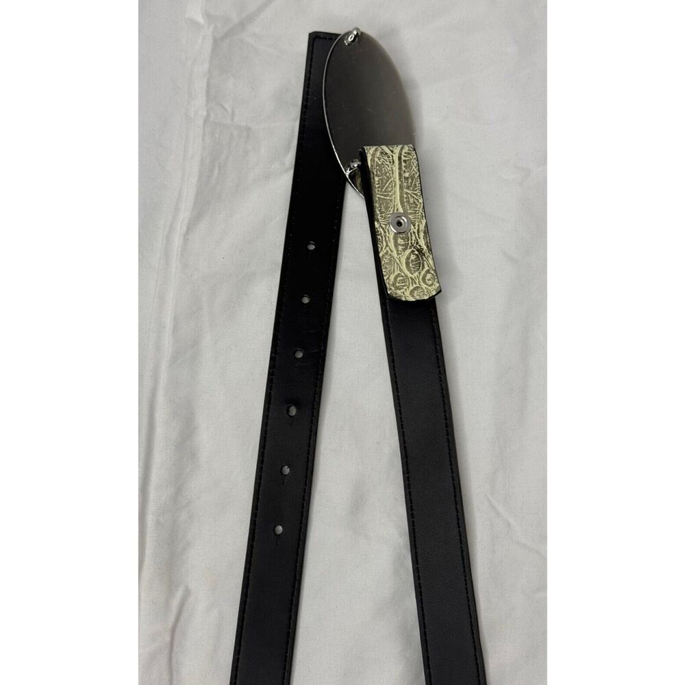 Cabi Beige Faux Leather Emblem Belt With Bling Mother of Pearl Buckle Sz Medium - Picture 5 of 6